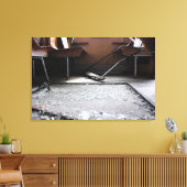 ガラス切れ地面に放棄された列車のキャンバス キャンバスプリント (インサイチュ (リビング))