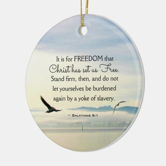 ガラテヤ5:1キリストは私達に自由なクリスマスを設定した セラミックオーナメント (左)