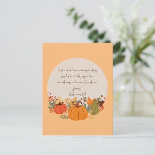 ガラテヤ6:9 実り 秋 落ち葉 感謝 かぼちゃ ポストカード (スタンド正面)