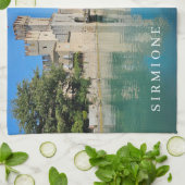 ガルダシルミオーネ湖の城ビュー茶タオル キッチンタオル (折り畳み)