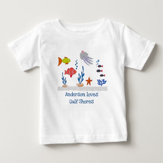 ガルフショアーズ、ALおもしろい海魚と子供の名前 ベビーTシャツ (正面)