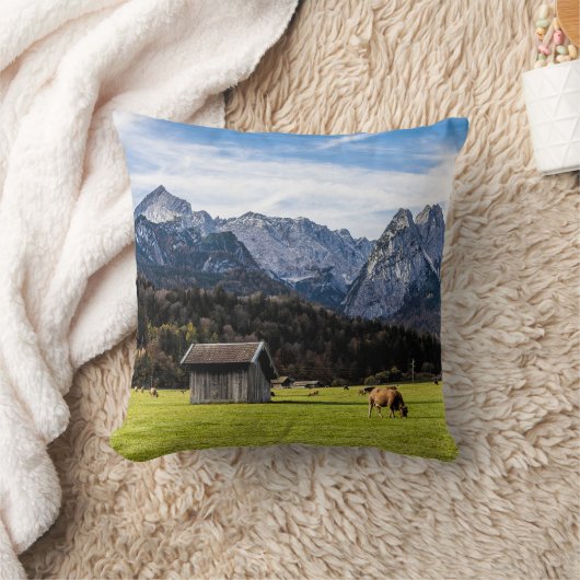 ガルミッシュパルテンキルヘンアルプスババリアGermany クッション (ブランケット)