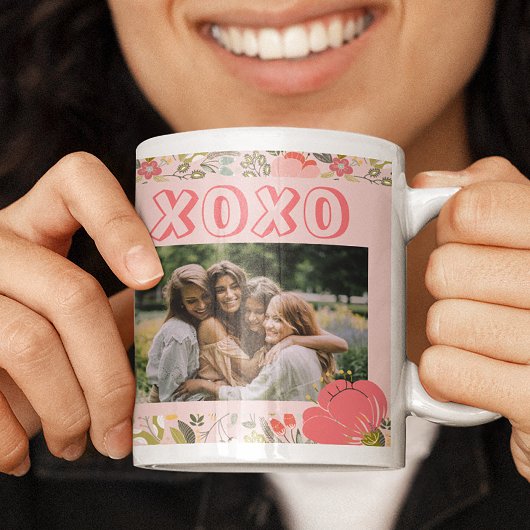 ガレンティーンズデーの花柄ピンクの2枚の写真コラージュ xoxo コーヒーマグカップ