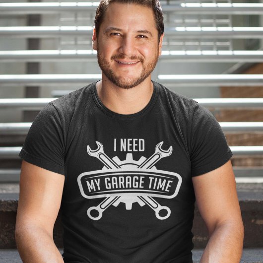 ガレージの時間が必要 Tシャツ