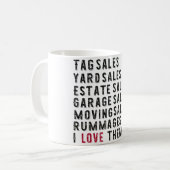 ガレージの雑多品のラベルのヤードの財産Iはそれらをすべてのマグ愛します コーヒーマグカップ (正面左)