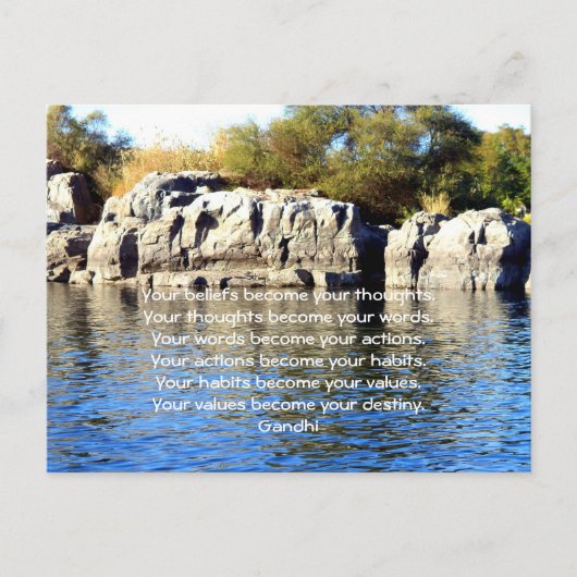 ガンジウィズダムことわざの運命の引用 ポストカード (正面)