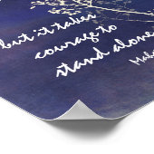 ガンジーやる気を起こさせる引用文オン青と白 ポスター (角)