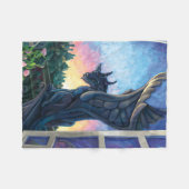 ガーゴイルの保護者 フリースブランケット (正面(横))