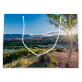 ガーデンオブゴッズツリー日が差すこと ラージペーパーバッグ (正面)