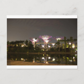 ガーデンズすごい・バイ・ザ・ベイのライトアップされた木 ポストカード