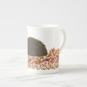 ガートルードSnufflyハリネズミの骨灰磁器のマグ ボーンチャイナマグカップ (正面右)