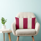 ガーネットおよびベージュ色のストライプな枕 ランバークッション (椅子)