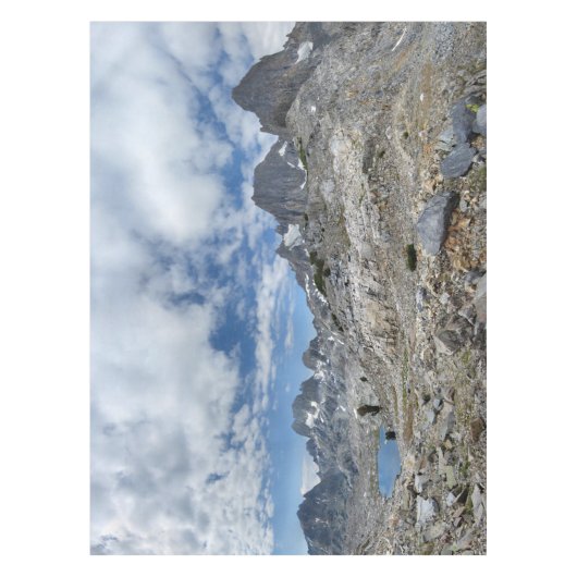 ガーネット湖へのホワイトバーク峠 – シエラ テーブルクロス (正面)