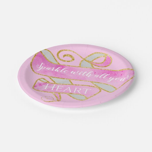 ガーリーかわいらし赤面ピンク金ゴールドグリッタースパークルハート ペーパープレート (アングル)