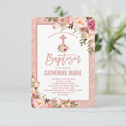 ガーリーなばら色の金ゴールドの花の洗礼の女の赤ちゃん 招待状 (スタンド正面)