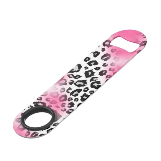 ガーリーなピンクおよびユキヒョウの網のモノグラム スピード栓抜き (裏面アングル)