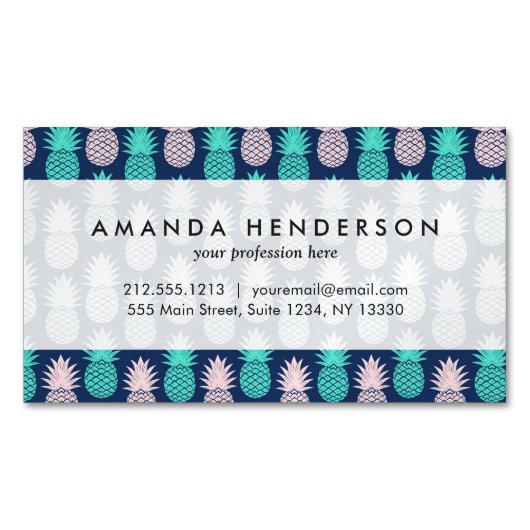 ガーリーなピンクのティール(緑がかった色)の青い熱帯パイナップルパターン マグネット名刺 (正面)