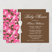 ガーリーなピンクのブラウンの迷彩柄のリボンのベビーシャワー 招待状 (正面/裏面)