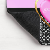 ガーリーなピンクの黒いプリンセスのキリンのプリントおよび名前 マウスパッド (コーナー)