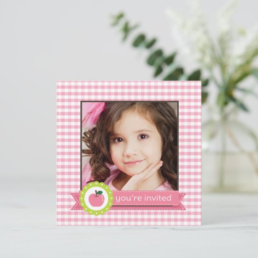 ガーリーなピンクのAppleの誕生会 招待状 (スタンド正面)