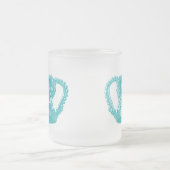 ガーリーな水の青いヴィンテージの王冠 フロストグラスマグカップ (中央)