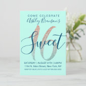 ガーリーな水の青のバラの金ゴールドのスパンコールのグリッターの菓子16 招待状 (スタンド正面)