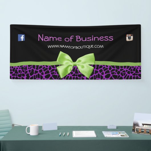 ガーリーな紫色のキリンのプリントのかわいい緑のリボン6ft 横断幕 (トレードショー)