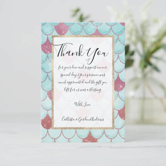 ガーリーティール（緑がかった色）ピンクグリッター水彩人魚はかりで測 サンキューカード (スタンド正面)