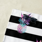 ガーリーパイナップルストライプ白黒パーソナライズされた- ビーチタオル (インサイチュ)