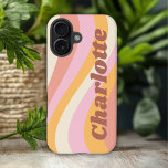 ガーリーレトロヴィンテージパーソナライズされた波名 iPhone 16ケース<br><div class="desc">レトロガーリーヴィンテージ波パーソナライズされた名iPhone 16電話ケースは、トレンディーのスクリプトでアクセント付きにあなたの名前とピンク、オレンジと白の色合いのパーソナライズされたレトロな波を備えモダンている。表示された文字・ボックスで文字を編集してパーソナライズ誕生日、クリスマス、母の日、赤ちゃんシャワー、ブライダルシャワー、母、妹、いとこ最高のこ、友達などに最適。©Evco Studio www.zazzle.com/store/evcostudioによる設計</div>