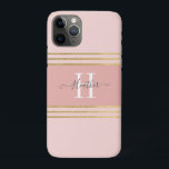 ガーリー赤面ピンク金ゴールドモノグラムストライプ iPhone 11 PROケース<br><div class="desc">こ保護のIphone11ケガーリーースで電話パーソナライズされた。灰色の文字と白いモノグラムのイニシャルを持つ美しい赤面ピンクの背景。カスタマイズIphoneのカバーあなたの選択の名前とイニシャルを追加の特別な人を感じ作ること。誕生日やクリスマス、あるいはいつでものためのおもしろいギフトを作る。Blackberry Boulevardによって設計。</div>