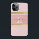 ガーリー赤面ピンク金ゴールドモノグラムストライプ iPhone 11 PROケース<br><div class="desc">こ保護のIphone11ケガーリーースで電話パーソナライズされた。灰色の文字と白いモノグラムのイニシャルを持つ美しい赤面ピンクの背景。カスタマイズIphoneのカバーあなたの選択の名前とイニシャルを追加の特別な人を感じ作ること。誕生日やクリスマス、あるいはいつでものためのおもしろいギフトを作る。Blackberry Boulevardによって設計。</div>