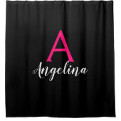 ガーリー&グラムブラック、ホワイト、ホットピンクモノグラム名 シャワーカーテン (正面)