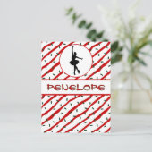 ガールアイススケートで滑るクリスマス散水パーソナライズされた ポストカード (スタンド正面)