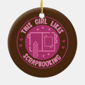 ガールイイスクラップブック作りホビークラフターデザイナー セラミックオーナメント (裏面)