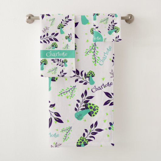 ガールキュートマッシュルームアンドガーデン名前をカスタムするホワイト バスタオルセット (インサイチュ)