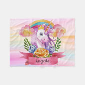 ガールズキュートパープルユニコーンレインボー名前をカスタムする フリースブランケット (正面(横))