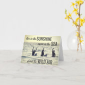 ガールズサーフィンサーフビーチドリンクザワイルドエア引用文 カード (黄色い花)