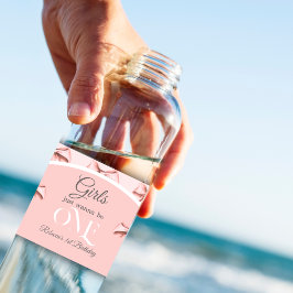 ガールズジャストワンピンクボウファースト誕生日 ペットボトルラベル