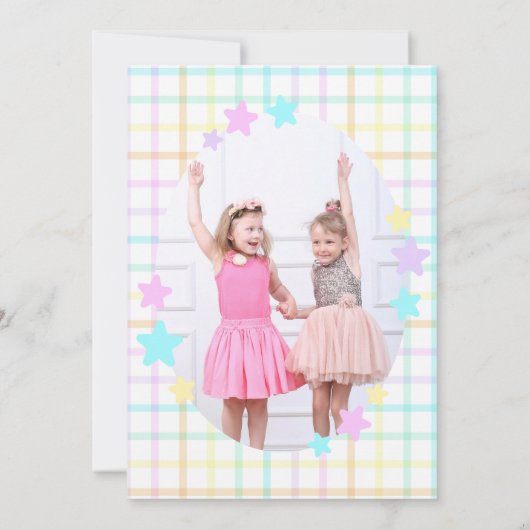 ガールズジョイント誕生日レインボーテーマと写真 招待状 (裏面)