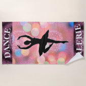 ガールズダンスバレリーナプラムスパークルカラーブラスト ビーチタオル (正面)
