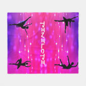 ガールズダンスピンク&パープルエッジズフォント フリースブランケット (正面(横))