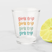 ガールズトリップキュートレトロガールズウィークエンドゲタウェイバカイ ショットグラス (正面)