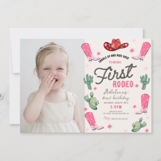 ガールズファーストロデオ写真誕生日女性のカーボーイかわいい 招待状 (正面)