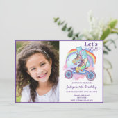 ガールズローラースケートで滑るフォト誕生日 招待状 (スタンド正面)