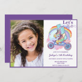 ガールズローラースケートで滑るフォト誕生日 招待状 (正面/裏面)