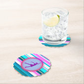 ガールズ姿スケートで滑るストライプ ペーパーコースター (インサイチュ)