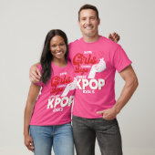 ガールズ チェイス ボーイズ 私はKpopアイドルをチェイス Kpopグッズ 80年代 Tシャツ (ユニセックス)