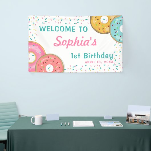 ガールドーナツ1st誕生日パーティー紙吹雪バナー 横断幕 (トレードショー)