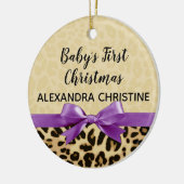 ガールバビー初めてのクリスマスヒョウ印刷パープル セラミックオーナメント (左)